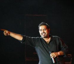 Shankar Mahadevan at the Shankar Ehsaan Loy Night.