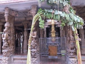 Thiruchengodu Arthanareeswarar Sannidhi-Front mandapam.jpg