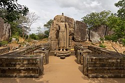 படிமம்:Buda de Avukana - 01.jpg