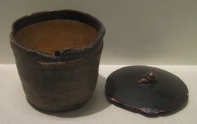 படிமம்:British Museum Jomon pot.jpg