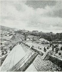 Periyar Dam during construction.JPG