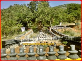படிமம்:Lingam-temple.jpg