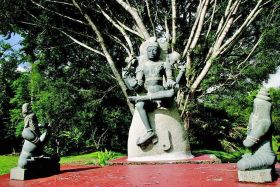 படிமம்:Dakshinamurthy.jpg