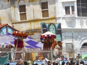 படிமம்:Tirttavari going around tank1.JPG