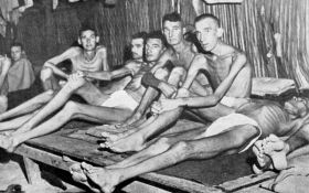 படிமம்:Starvation POW.jpg