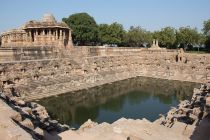 Sun Temple, Modhera 02.jpg