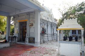 படிமம்:450px-Attheresvarar Temple.JPG