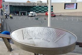 படிமம்:Coventry Time Zone Clock.jpg