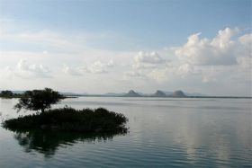 படிமம்:Krishangiri Lake.jpg