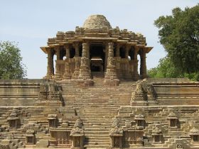 படிமம்:Modhera SunTemple.JPG