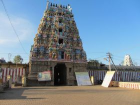 படிமம்:1200px-Alangudi temple.JPG