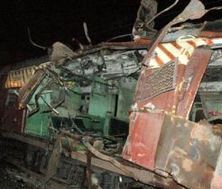 படிமம்:Mahim train blast.jpg