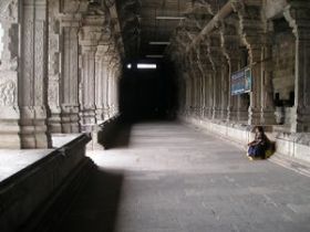 படிமம்:300px-Ekambareshwarar2.jpg